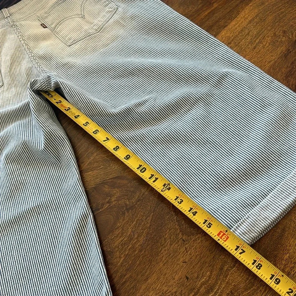 Levi’s capri pants NWTs size16 striped washed out denim - Picture 4 of 6